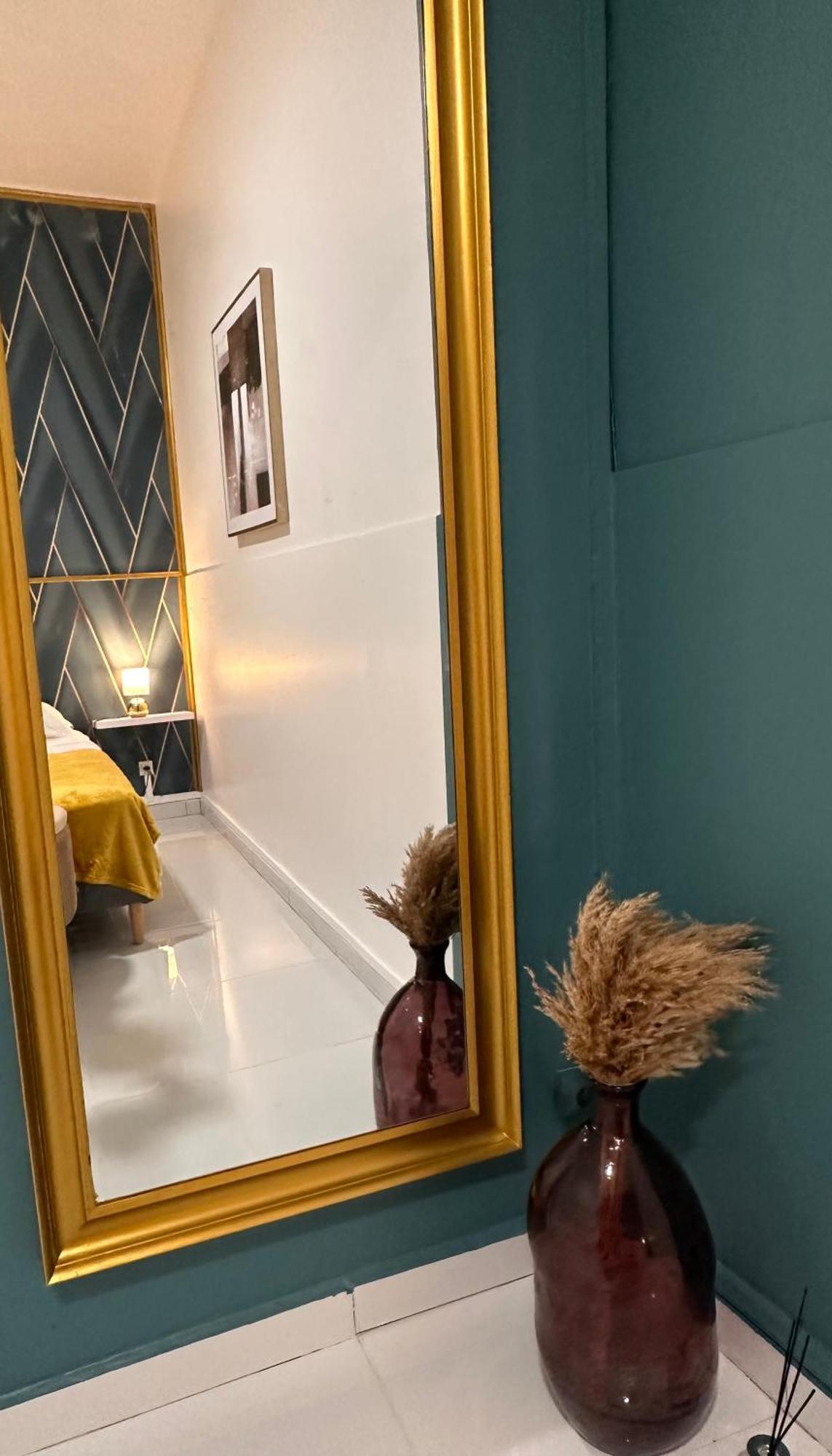 Cyrus Hotel -Housse Coeur De Ville ポワンタピートル エクステリア 写真